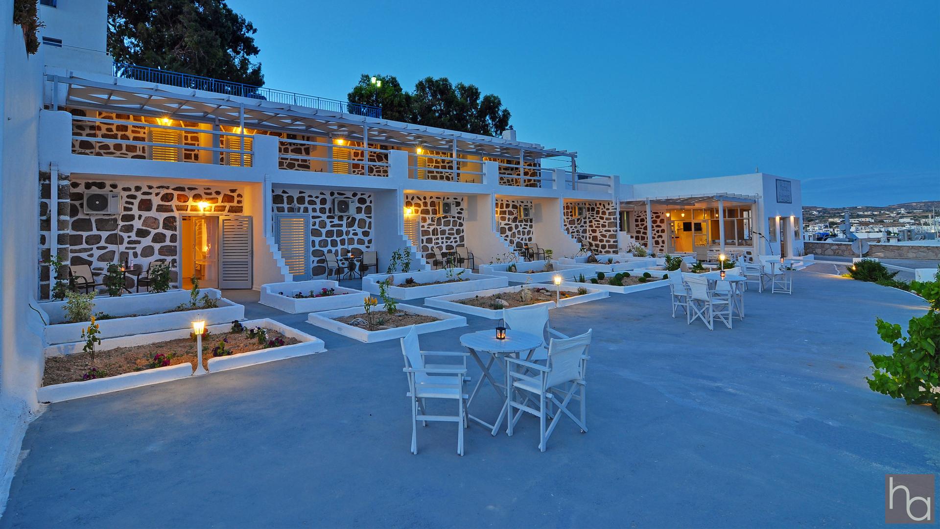 Hotel Adamas ภายนอก รูปภาพ