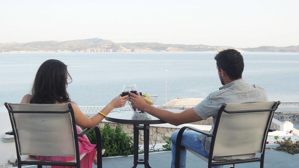 Hotel Adamas ภายนอก รูปภาพ